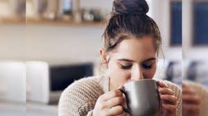 गर्मियों में चाय पीने से पैदा हो सकती है कई स्वास्थ्य समस्याएं