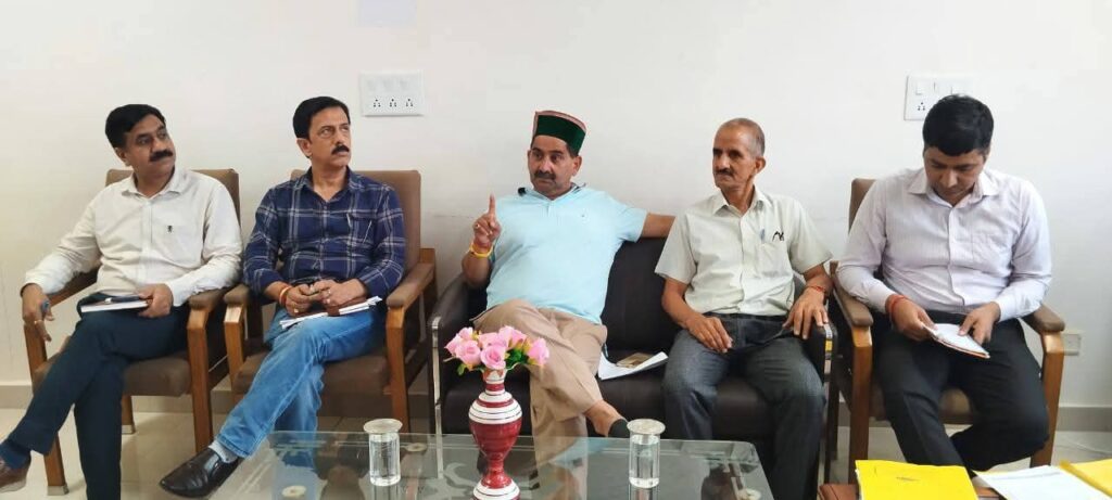 केवल सिंह पठानिया ने आगामी मॉनसून सीज़न की तैयारियों को लेकर की समीक्षा बैठक