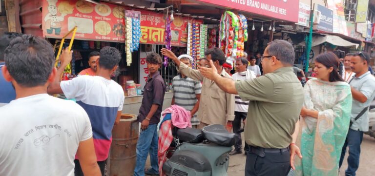 ऊना में ‘मिशन फ्री-फुटपाथ’ के तहत चला अतिक्रमण विरोधी अभियान