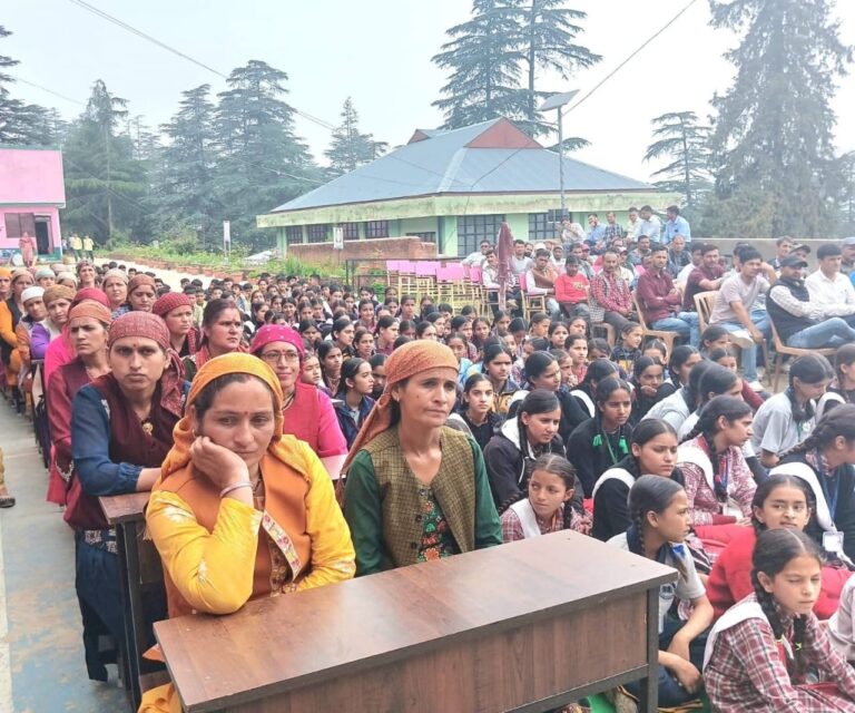 राजकीय वरिष्ठ माध्यमिक पाठशाला सेरी बंगलों में शिक्षा संवाद कार्यक्रम आयोजित